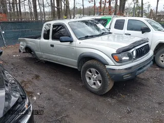 2001 Toyota Tacoma z VIN 5TEWM72N21Z822185, wystawiony jako IAAI lot #41706432 z przebiegiem 278 374 mil mil oraz . Historia ofert i sprzedaży dostępna na DreamBid. Obrazek 1.