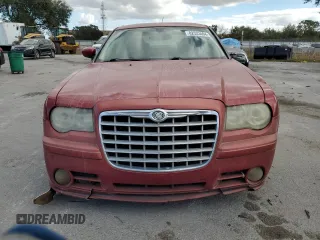 2008 Chrysler 300 C SRT-8 z VIN 2C3KA73W88H172237, wystawiony jako Copart lot #82523464 z przebiegiem 190 564 mil mil oraz Szkoda całkowita • Salvage title. Historia ofert i sprzedaży dostępna na DreamBid. Obrazek 5.