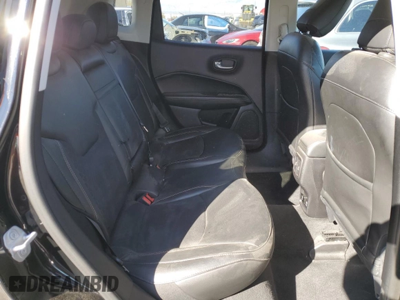 2019 Jeep Compass Latitude z VIN 3C4NJCBB7KT658181, wystawiony jako Copart lot #51850085 z przebiegiem 56 235 mil mil oraz Szkoda całkowita • Salvage title. Historia ofert i sprzedaży dostępna na DreamBid. Obrazek 11.