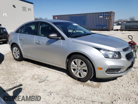 2015 Chevrolet Cruze LS z VIN 1G1PA5SH3F7217319, wystawiony jako Copart lot #48901504 z przebiegiem 133 266 mil mil oraz Szkoda całkowita • Salvage title. Historia ofert i sprzedaży dostępna na DreamBid. Obrazek 4.