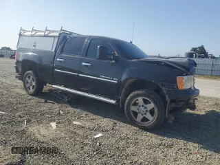 2011 GMC Sierra 2500HD Denali z VIN 1GT125C84BF262407, wystawiony jako Copart lot #59627705 z przebiegiem 155 259 mil mil oraz Szkoda całkowita • Salvage title. Historia ofert i sprzedaży dostępna na DreamBid. Obrazek 4.