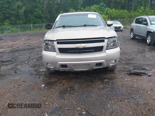 2010 Chevrolet Tahoe LT z VIN 1GNMCBE32AR228142, wystawiony jako IAAI lot #42119831 z przebiegiem 220 026 mil mil oraz . Historia ofert i sprzedaży dostępna na DreamBid. Obrazek 12.