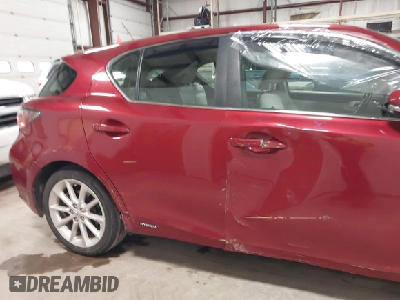 2011 Lexus CT 200h z VIN JTHKD5BH6B2042420, wystawiony jako IAAI lot #41700918 z przebiegiem 131 348 mil mil oraz . Historia ofert i sprzedaży dostępna na DreamBid. Obrazek 19.