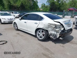 2015 Nissan Altima SL with VIN 1N4BL3AP6FC205820, listed as a IAAI auction lot 42188752 with 155,737 mi miles and . Bid and sale history available at carsss.com. Image 3.