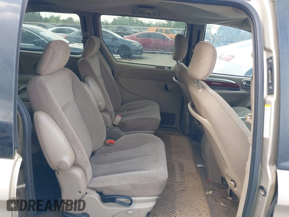 2003 Chrysler Town & Country LXi with VIN 2C4GP54L53R111892, listed as a IAAI auction lot 42069275 with 190,586 mi miles. Bid and sale history available at carsss.com. Image 8.