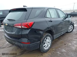 2024 Chevrolet Equinox LS with VIN 3GNAXHEGXRL334662, listed as a IAAI auction lot 41727752 with 204 mi miles. Bid and sale history available at carsss.com. Image 4.