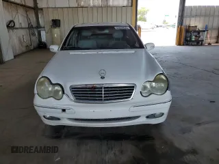 2001 Mercedes-Benz C 320 с VIN WDBRF64J61F085385, выставлен на аукционе Copart как лот 65039625 с пробегом 190 923 миль миль и Списание • Salvage title. История ставок и продаж доступна на DreamBid. Изображение 5.