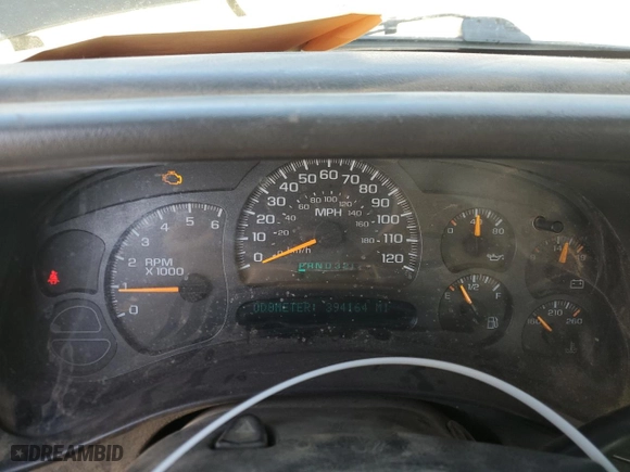 2004 GMC Sierra 1500 Crew Cab SLT with VIN 2GTEK13T541370088, listed as a Copart auction lot 82780284 with 394,164 mi miles and Salvage Title. Bid and sale history available at carsss.com. Image 9.