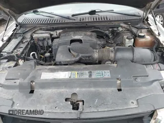 2003 Ford Expedition Special Service with VIN 1FMFU16L63LA30060, listed as a IAAI auction lot 41619687 with 178,703 mi miles. Bid and sale history available at carsss.com. Image 10.