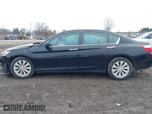 2013 Honda Accord Sdn EX-L with VIN 1HGCR2F82DA086652, listed as a IAAI auction lot 41757842 with 104,999 mi miles. Bid and sale history available at carsss.com. Image 15.