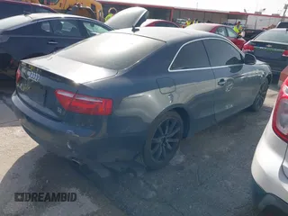 2009 Audi A5 z VIN WAUDK78T29A032682, wystawiony jako IAAI lot #42265354 z przebiegiem 170 433 mil mil oraz . Historia ofert i sprzedaży dostępna na DreamBid. Obrazek 4.