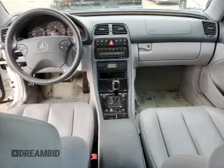 2001 Mercedes-Benz CLK 320/430 z VIN WDBLJ70GX1F185252, wystawiony jako Copart lot #38702633 z przebiegiem 117 864 mil mil oraz Szkoda całkowita • Salvage title. Historia ofert i sprzedaży dostępna na DreamBid. Obrazek 8.
