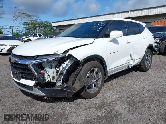 2023 Chevrolet Blazer LT z VIN 3GNKBHR46PS213116, wystawiony jako IAAI lot #42249792 z przebiegiem 37 119 mil mil oraz . Historia ofert i sprzedaży dostępna na DreamBid. Obrazek 2.