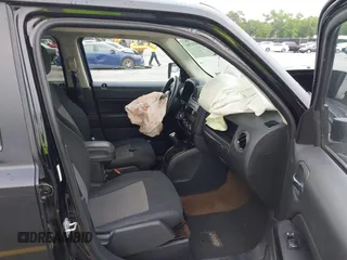 2014 Jeep Patriot Sport z VIN 1C4NJRBB0ED772116, wystawiony jako IAAI lot #42093430 z przebiegiem 98 001 mil mil oraz . Historia ofert i sprzedaży dostępna na DreamBid. Obrazek 5.