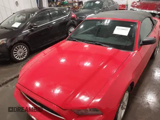 2013 Ford Mustang V6 with VIN 1ZVBP8EM7D5224564, listed as a IAAI auction lot 42148843 with 121,289 mi miles and . Bid and sale history available at DreamBid. Image 6.