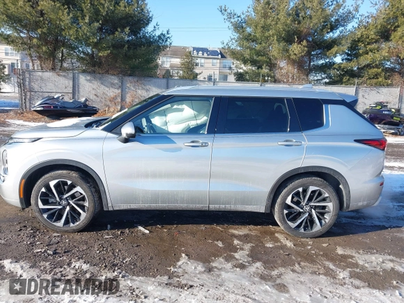 2022 Mitsubishi Outlander SEL z VIN JA4J4VA83NZ088131, wystawiony jako IAAI lot #41401945 z przebiegiem 15 617 mil mil oraz . Historia ofert i sprzedaży dostępna na DreamBid. Obrazek 14.