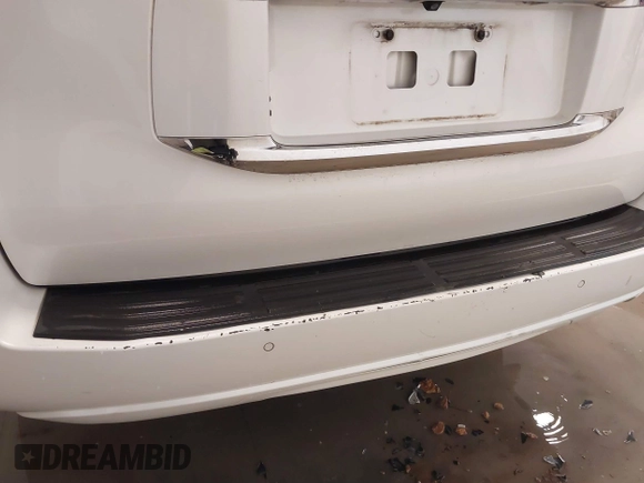 2015 Lexus GX with VIN JTJBM7FX8F5106280, listed as a IAAI auction lot 41590906 with 158,163 mi miles and . Bid and sale history available at carsss.com. Image 18.