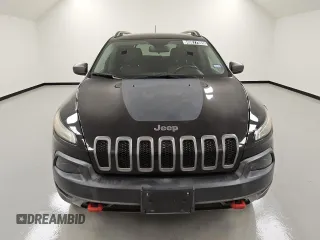 2015 Jeep Cherokee Trailhawk with VIN 1C4PJMBSXFW746138, listed as a Copart auction lot 49877985 with 86,820 mi miles and Clean Title. Bid and sale history available at carsss.com. Image 5.