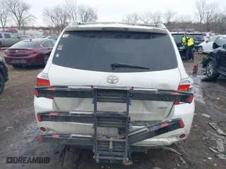 2010 Toyota Highlander Limited with VIN 5TDDK3EH9AS003621, listed as a IAAI auction lot 41615809 with 1 mi miles. Bid and sale history available at carsss.com. Image 15.