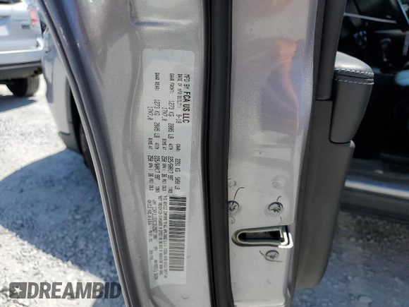 2019 Jeep Cherokee Latitude Plus z VIN 1C4PJLLB2KD312567, wystawiony jako Copart lot #54528005 z przebiegiem 69 980 mil mil oraz Szkoda całkowita • Salvage title. Historia ofert i sprzedaży dostępna na DreamBid. Obrazek 13.