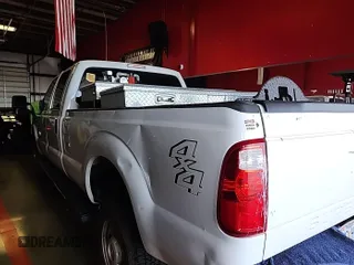 2015 Ford F-250 Lariat z VIN 1FT7W2B61FEC91968, wystawiony jako IAAI lot #42575818 z przebiegiem 171 621 mil mil oraz . Historia ofert i sprzedaży dostępna na DreamBid. Obrazek 20.