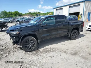 2024 Chevrolet Colorado 4WD Z71 z VIN 1GCPTDEK2R1302632, wystawiony jako Copart lot #58578975 z przebiegiem 1 000 mil mil oraz Szkoda całkowita • Salvage title. Historia ofert i sprzedaży dostępna na DreamBid. Obrazek 1.