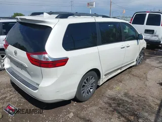 2018 Toyota Sienna XLE Auto Access Seat with VIN 5TDYZ3DC0JS928646, listed as a IAAI auction lot 40179964 with 124,350 mi miles and . Bid and sale history available at DreamBid. Image 4.