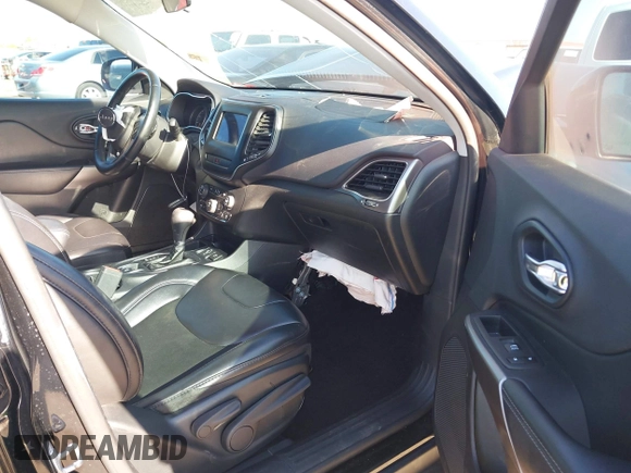 2019 Jeep Cherokee Latitude Plus z VIN 1C4PJLLB9KD202938, wystawiony jako IAAI lot #42087294 z przebiegiem 77 918 mil mil oraz . Historia ofert i sprzedaży dostępna na DreamBid. Obrazek 5.