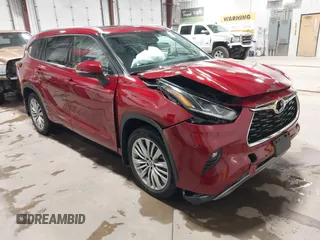2022 Toyota Highlander Platinum with VIN 5TDFZRBH9NS227540, listed as a IAAI auction lot 42444588 with 71,209 mi miles and . Bid and sale history available at DreamBid. Image 1.
