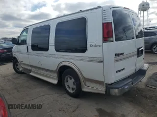 2000 GMC Savana with VIN 1GDFG15R9Y1177683, listed as a Copart auction lot 43761105 with 134,067 mi miles and Salvage Title. Bid and sale history available at carsss.com. Image 2.