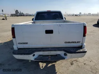 2000 Chevrolet S-10 LS with VIN 1GCCS14W8YK222863, listed as a Copart auction lot 87249414 with 217,295 mi miles and Salvage Title. Bid and sale history available at carsss.com. Image 6.