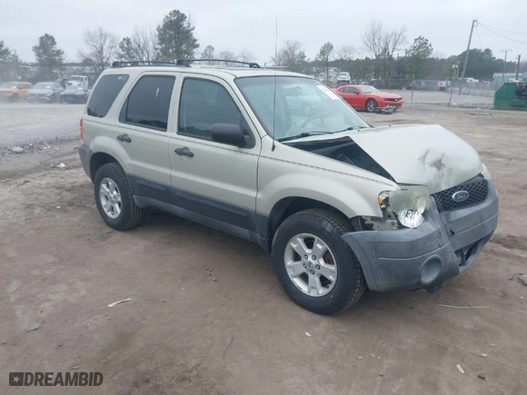 2005 Ford Escape XLT with VIN 1FMYU93135DA07844, listed as a IAAI auction lot 41786019 with 118,840 mi miles. Bid and sale history available at carsss.com. Image 1.