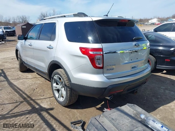 2015 Ford Explorer Limited with VIN 1FM5K8F81FGB60637, listed as a IAAI auction lot 41804716 with 115,501 mi miles. Bid and sale history available at carsss.com. Image 3.
