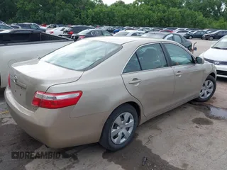 2008 Toyota Camry LE z VIN 4T1BE46K68U774036, wystawiony jako IAAI lot #42349132 z przebiegiem 213 721 mil mil oraz . Historia ofert i sprzedaży dostępna na DreamBid. Obrazek 4.