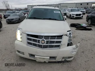 2014 Cadillac Escalade Platinum z VIN 1GYS4DEF6ER178624, wystawiony jako Copart lot #84922784 z przebiegiem 182 858 mil mil oraz Szkody całkowita. Historia ofert i sprzedaży dostępna na DreamBid. Obrazek 5.