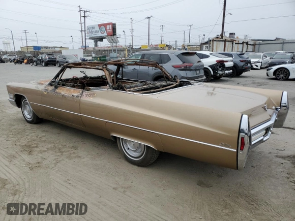 1968 Cadillac DeVille z VIN F8232777, wystawiony jako Copart lot #64820655 z przebiegiem Nie podano mil oraz Nie do naprawy • Non repairable. Historia ofert i sprzedaży dostępna na DreamBid. Obrazek 2.