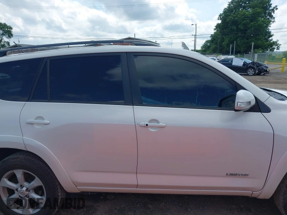 2012 Toyota RAV4 Limited с VIN 2T3DF4DV4CW190690, выставлен на аукционе IAAI как лот 42518459 с пробегом 81 390 миль миль и . История ставок и продаж доступна на DreamBid. Изображение 13.