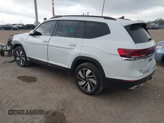 2024 Volkswagen Atlas SE with VIN 1V2HR2CA2RC604880, listed as a IAAI auction lot 42134511 with 11,993 mi miles and . Bid and sale history available at DreamBid. Image 3.