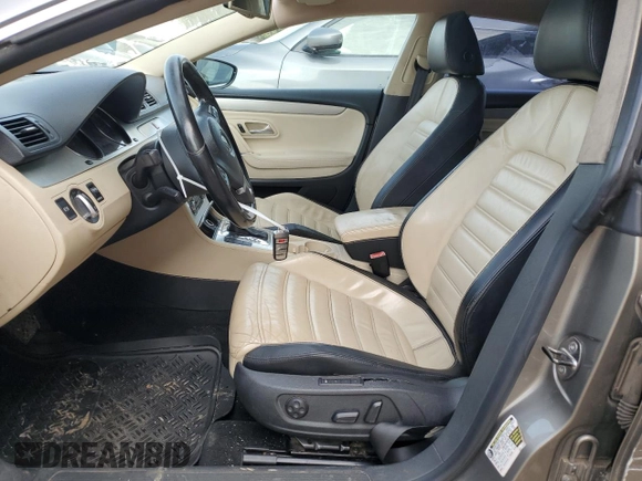 2010 Volkswagen CC Luxury z VIN WVWHP7AN9AE535737, wystawiony jako Copart lot #77401854 z przebiegiem 160 921 mil mil oraz Szkoda całkowita • Salvage title. Historia ofert i sprzedaży dostępna na DreamBid. Obrazek 7.