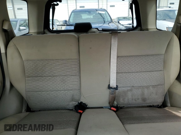 2006 Ford Escape XLT with VIN 1FMYU03Z86KB56863, listed as a Copart auction lot 72385544 with 111,800 mi miles and Salvage Title. Bid and sale history available at carsss.com. Image 10.