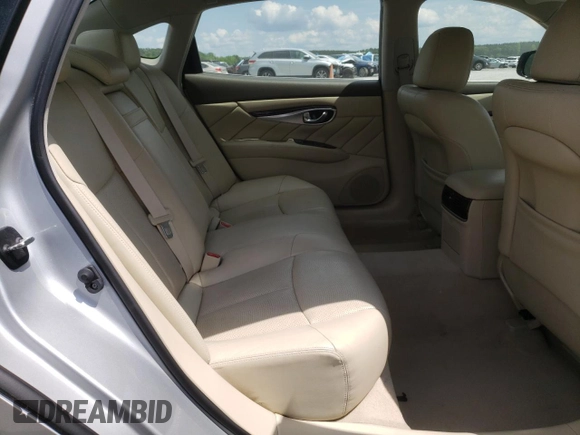 2016 Infiniti Q70 z VIN JN1BY1PP6GM631254, wystawiony jako Copart lot #56377425 z przebiegiem 109 061 mil mil oraz Szkoda całkowita • Salvage title. Historia ofert i sprzedaży dostępna na DreamBid. Obrazek 10.