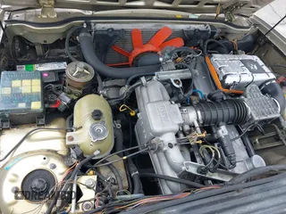 1985 BMW 6 Series 635CSi with VIN WBAEC8400F0610637, listed as a IAAI auction lot 41935412 with 129,943 mi miles. Bid and sale history available at carsss.com. Image 10.