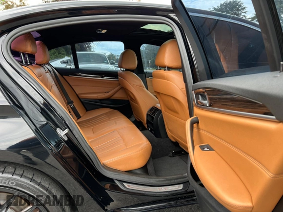 2020 BMW 5 Series 530i xDrive with VIN WBAJR7C05LCD10212, listed as a Copart auction lot 64332635 with 111,314 mi miles and Clean title. Bid and sale history available at DreamBid. Image 6.