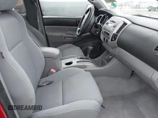 2009 Toyota Tacoma with VIN 5TEUU42N29Z630198, listed as a IAAI auction lot 41626550 with 141,173 mi miles. Bid and sale history available at carsss.com. Image 5.
