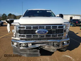 2023 Ford F-250 XL with VIN 1FT7W2BT3PEC29303, listed as a Copart auction lot 87230554 with 68,303 mi miles and Salvage Title. Bid and sale history available at DreamBid. Image 5.