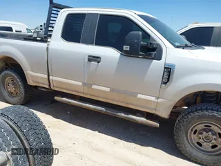 2017 Ford F-250 XLT with VIN 1FT7X2B64HED35283, listed as a IAAI auction lot 42292819 with 241,343 mi miles and . Bid and sale history available at DreamBid. Image 1.