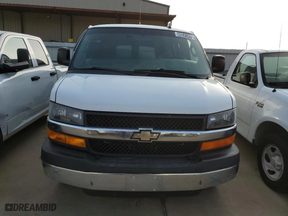 2016 Chevrolet Express Passenger LT with VIN 1GAZGMFG0G1178101, listed as a Copart auction lot 49241475 with 317,595 mi miles and Clean Title. Bid and sale history available at carsss.com. Image 5.