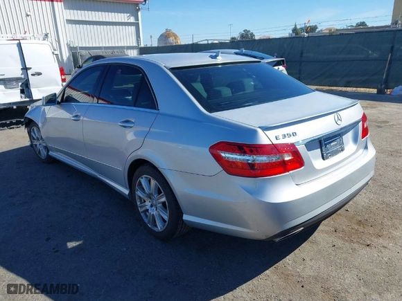 2012 Mercedes-Benz E-Class E 350 Luxury BlueTEC with VIN WDDHF2EBXCA567845, listed as a IAAI auction lot 40588402 with 93,930 mi miles. Bid and sale history available at carsss.com. Image 3.