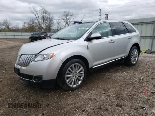 2011 Lincoln MKX z VIN 2LMDJ8JK2BBJ32076, wystawiony jako Copart lot #53683345 z przebiegiem 131 501 mil mil oraz Szkody całkowita. Historia ofert i sprzedaży dostępna na DreamBid. Obrazek 1.