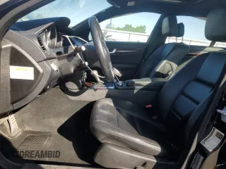 2013 Mercedes-Benz C 300 Sport z VIN WDDGF8AB7DR245588, wystawiony jako Copart lot #58091295 z przebiegiem 90 242 mil mil oraz Szkoda całkowita • Salvage title. Historia ofert i sprzedaży dostępna na DreamBid. Obrazek 7.